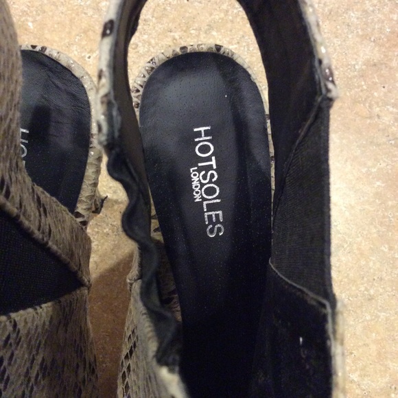 HOTSOLES LONDON REPTILE PRINT PEEP TOE HEELS - Picture 5 of 8
